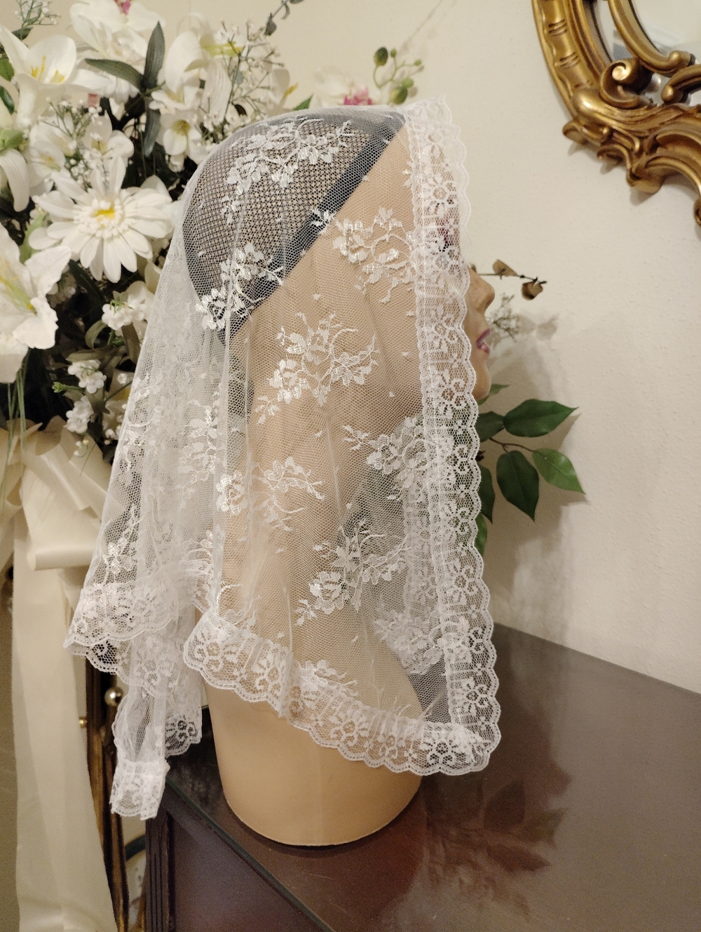🆕 Fine Floral White Lace Mantilla Veil - Classic Head Covering, Church Mantilla